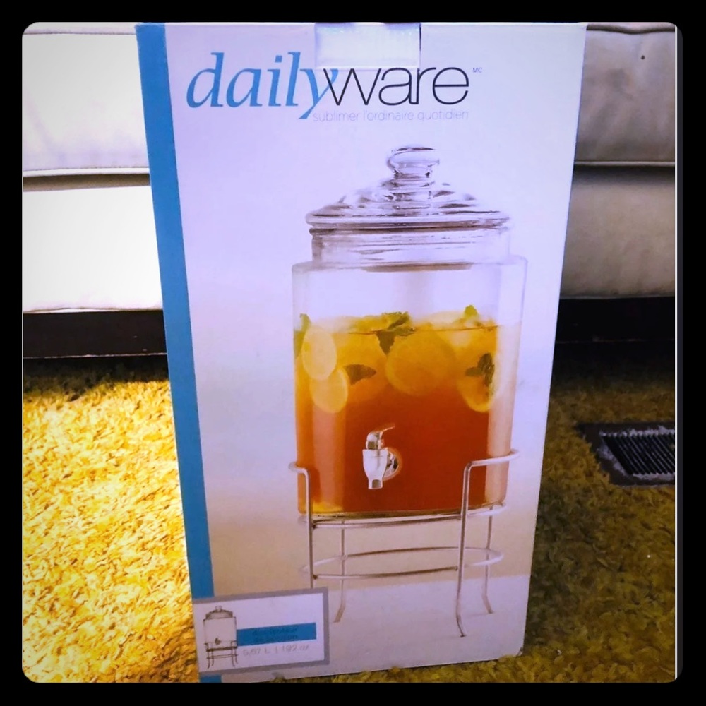 GLASS DRINK DISPENSER WITH METAL STAND!